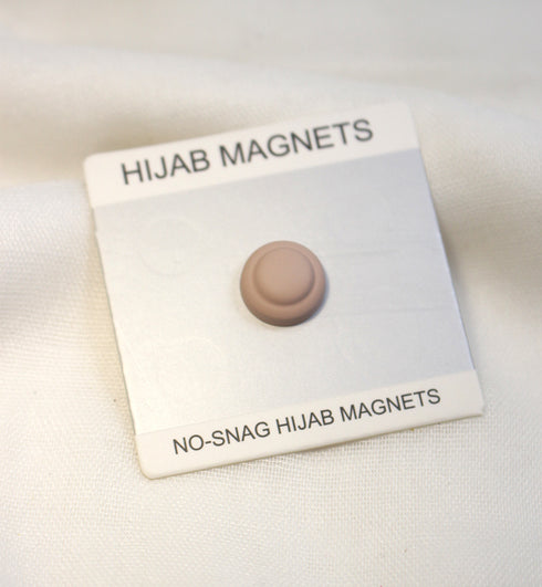 Dot Button Style Magnet Pin - Scarfs.pk