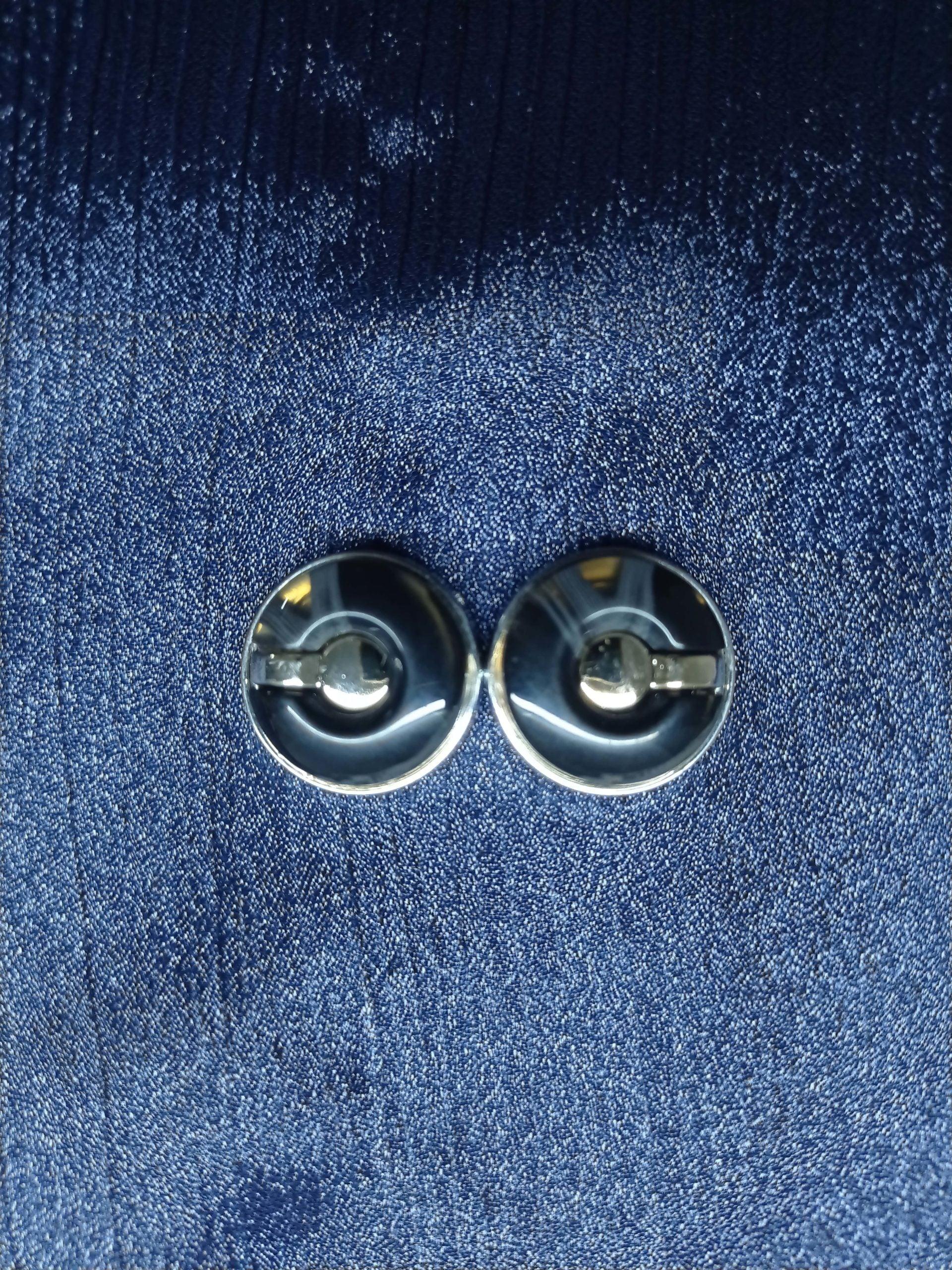 Black Dot Style Scarf Magnet - Scarfs.pk