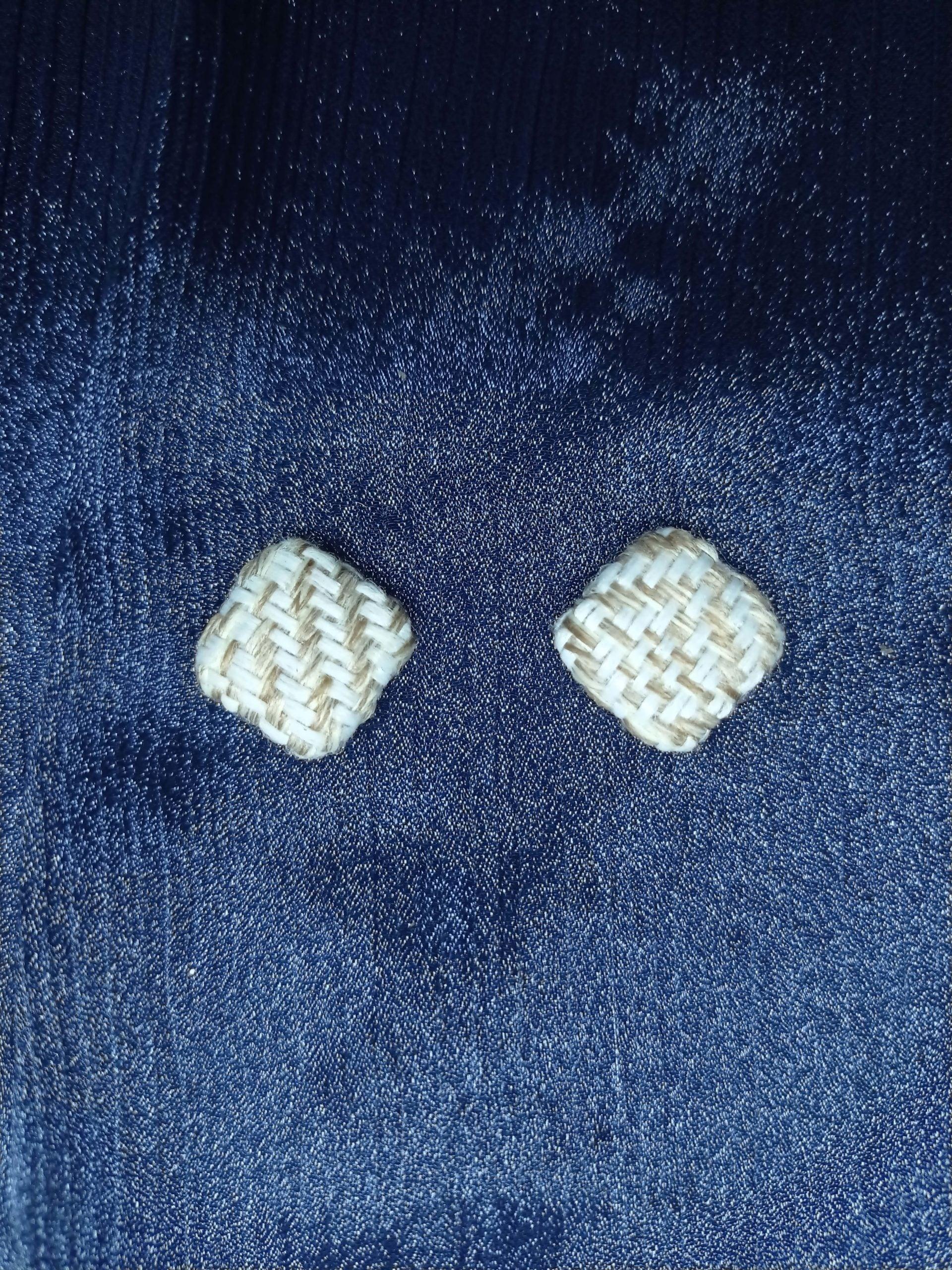 Button Style Scarfs Magnet - Scarfs.pk