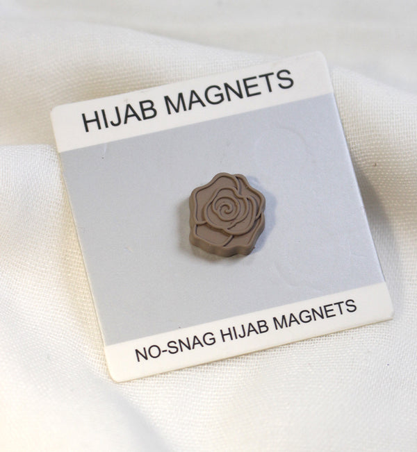 Brownie Flowers Style Magnet Pin - Scarfs.pk