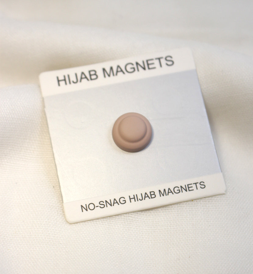 Dot Button Style Magnet Pin - Scarfs.pk