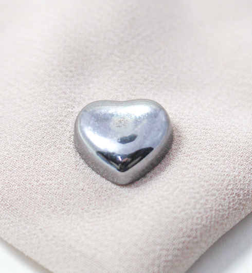 Silver Heart Magnet Pin - Scarfs.pk