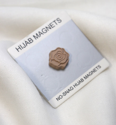 Light Brown Flowers Style Magnet Pin - Scarfs.pk