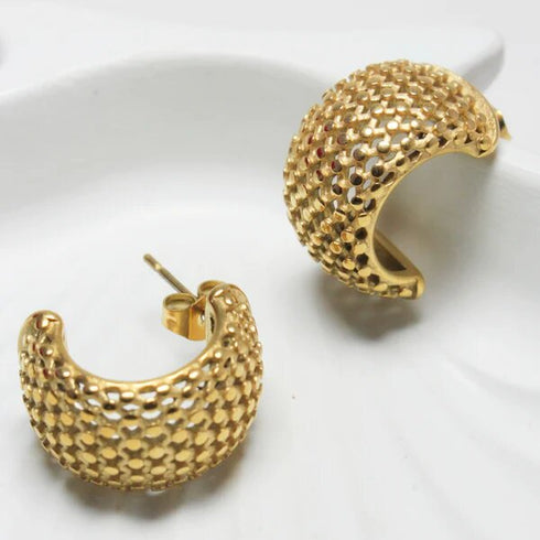 Signatures - Scarfs.pk