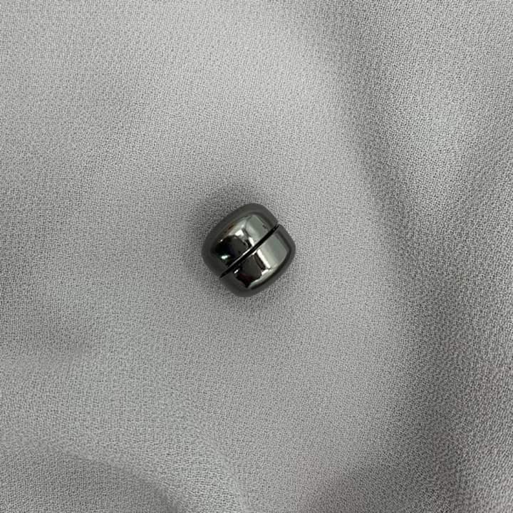 Black Scarfs Magnet - Scarfs.pk