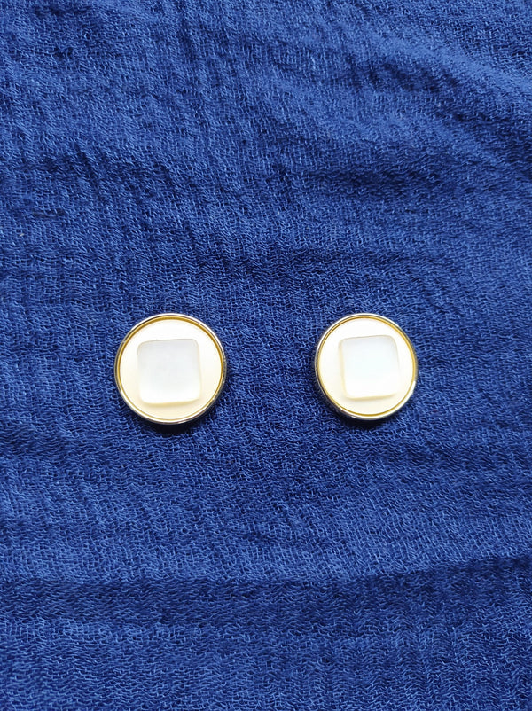 Pink Button Style Magnet - Scarfs.pk