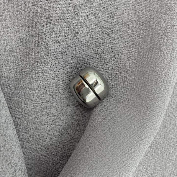 Silver Scarfs Magnet - Scarfs.pk